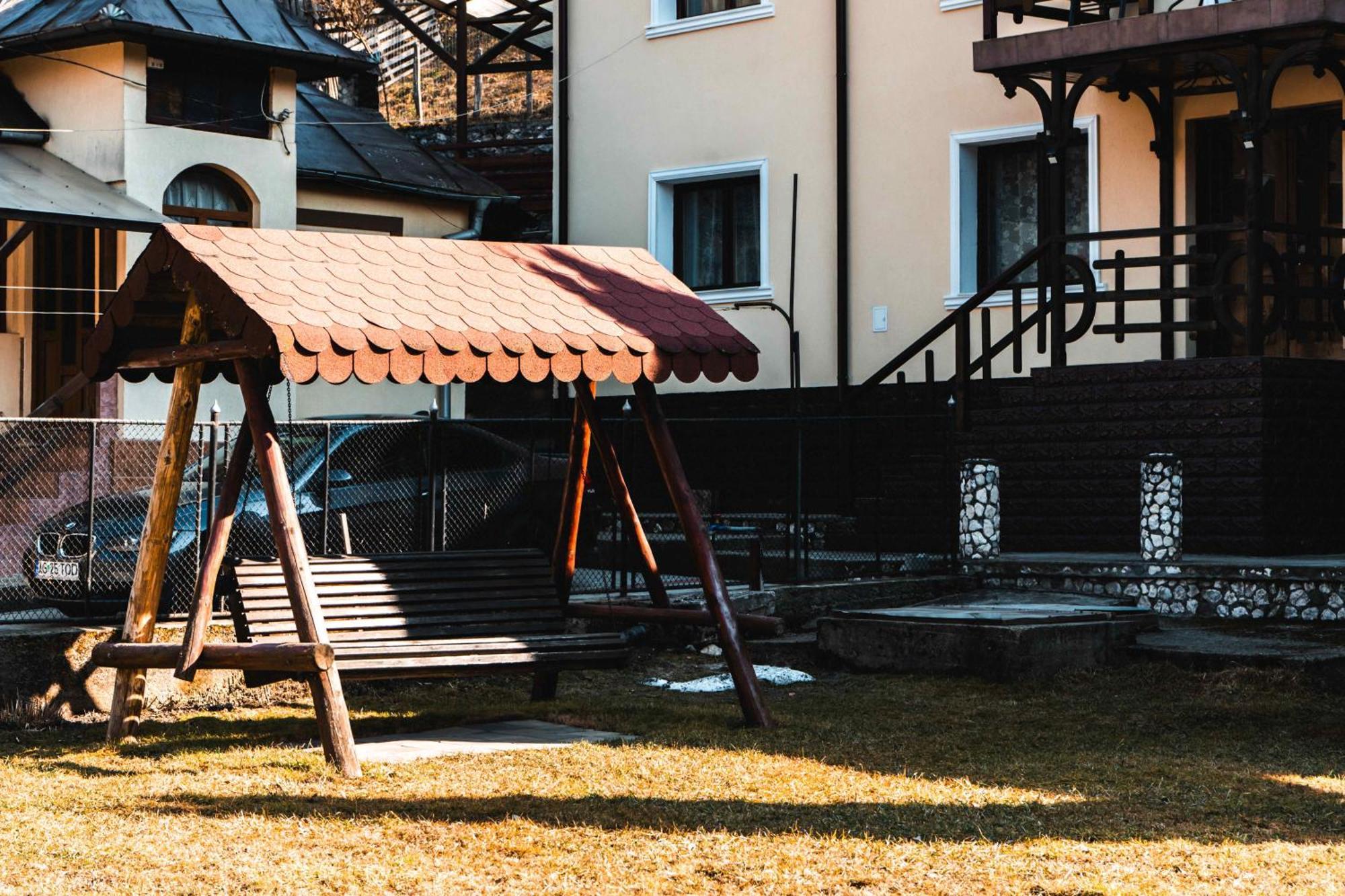 Pensiunea Casa Soarelui Podu Dimbovitei Exterior foto